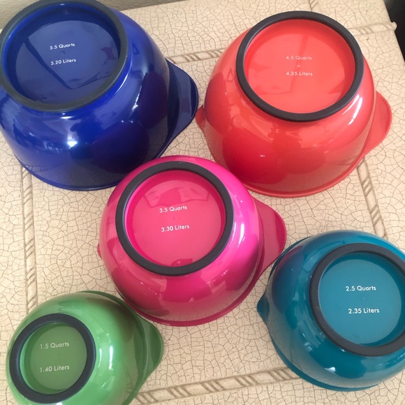 Kitchenaid 5 piece mixing bowls set 🍊🍏🍬🫐🍎 - Picture 3 of 6